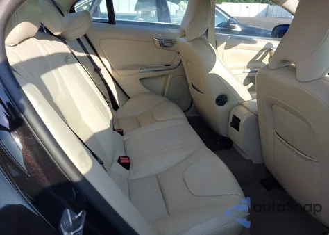 2014 Volvo S60 T5 z USA, uszkodzony, nr VIN YV1612FS0E1290215